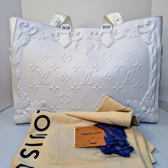Louis Vuitton White Spring-Summer 2023 Men's Collection Neo Tote - Picture 1 of 16